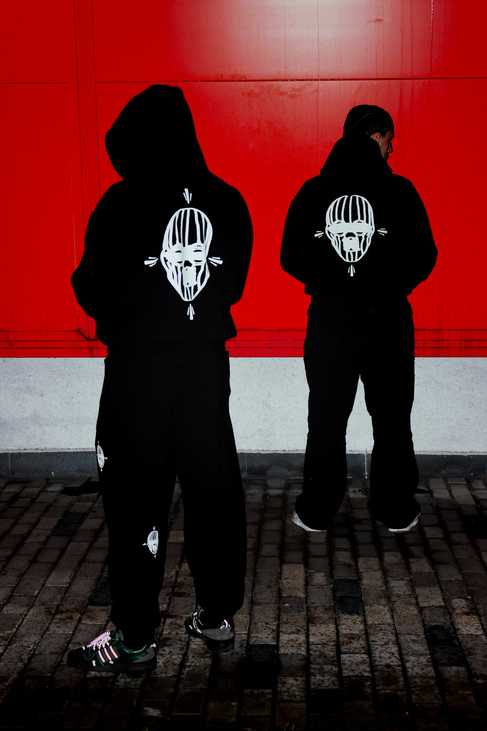 ESSENTIAL MASK HOODI3 [BLACK]