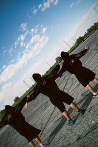 SIGNATURE ZIP-UP + SHORTS BUDNLE