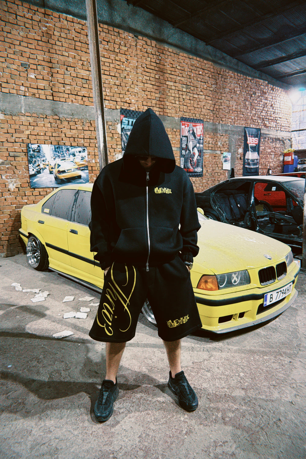 SIGNATURE ZIP-UP (PRICE IS FOR 1 ITEM)